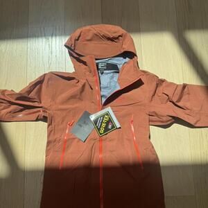 Arc’teryx Beta SL Sequoia